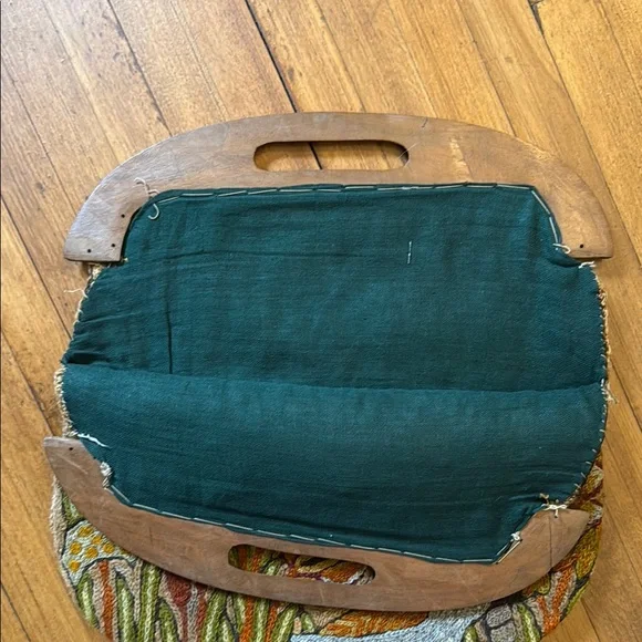 Vintage Floral Tapestry Handbag with Wooden Handle - Picture 2 of 3